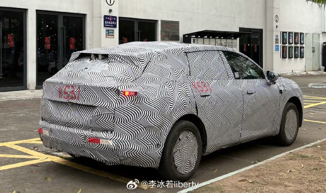 小鹏 Mona 接下来的新车D02 D03 SUV一个 D02“正统”SUV一个