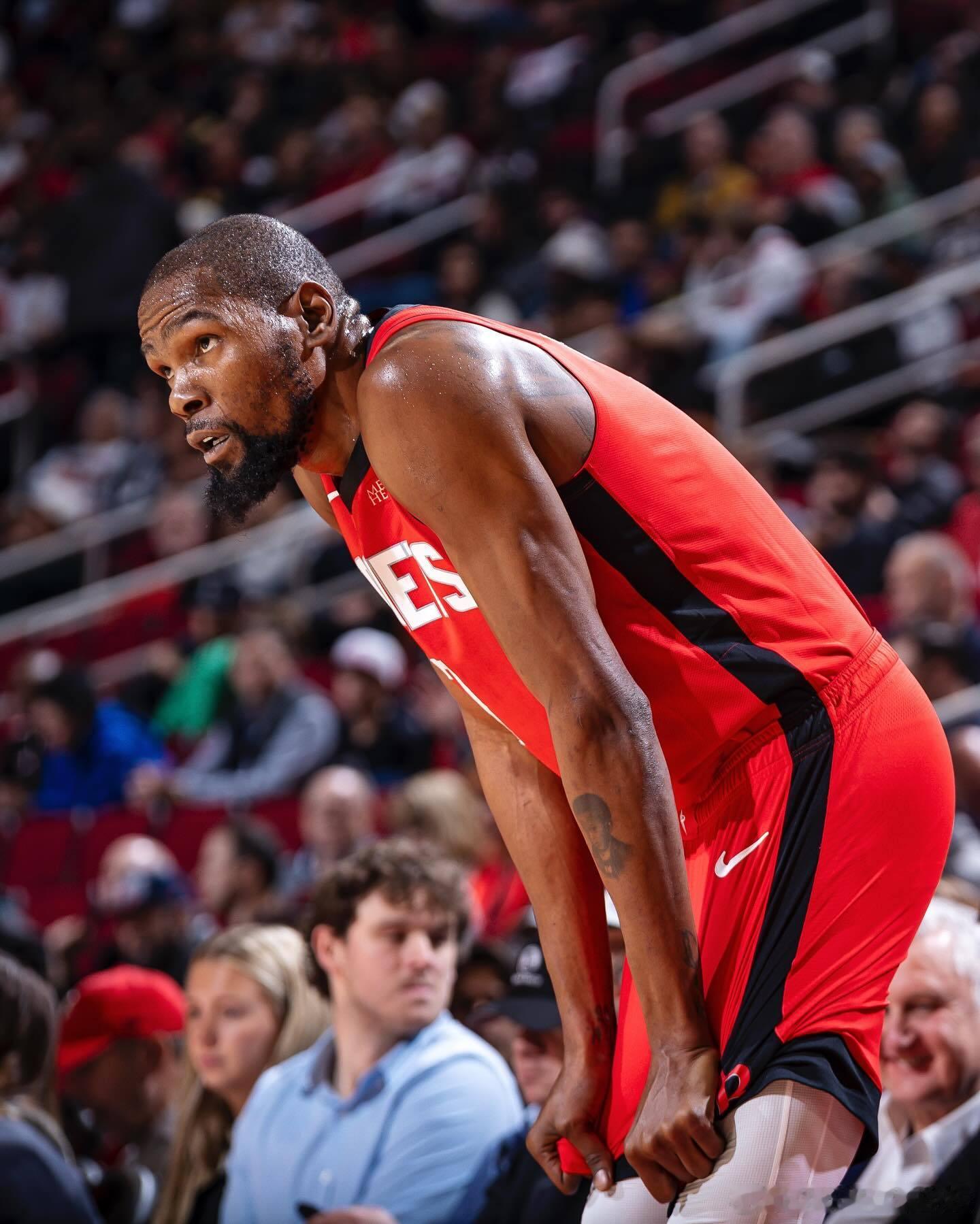 明早九点！火箭主场战太阳，龙哥交易后首次回家。太阳杰伦格林/布克因伤缺阵，ESP