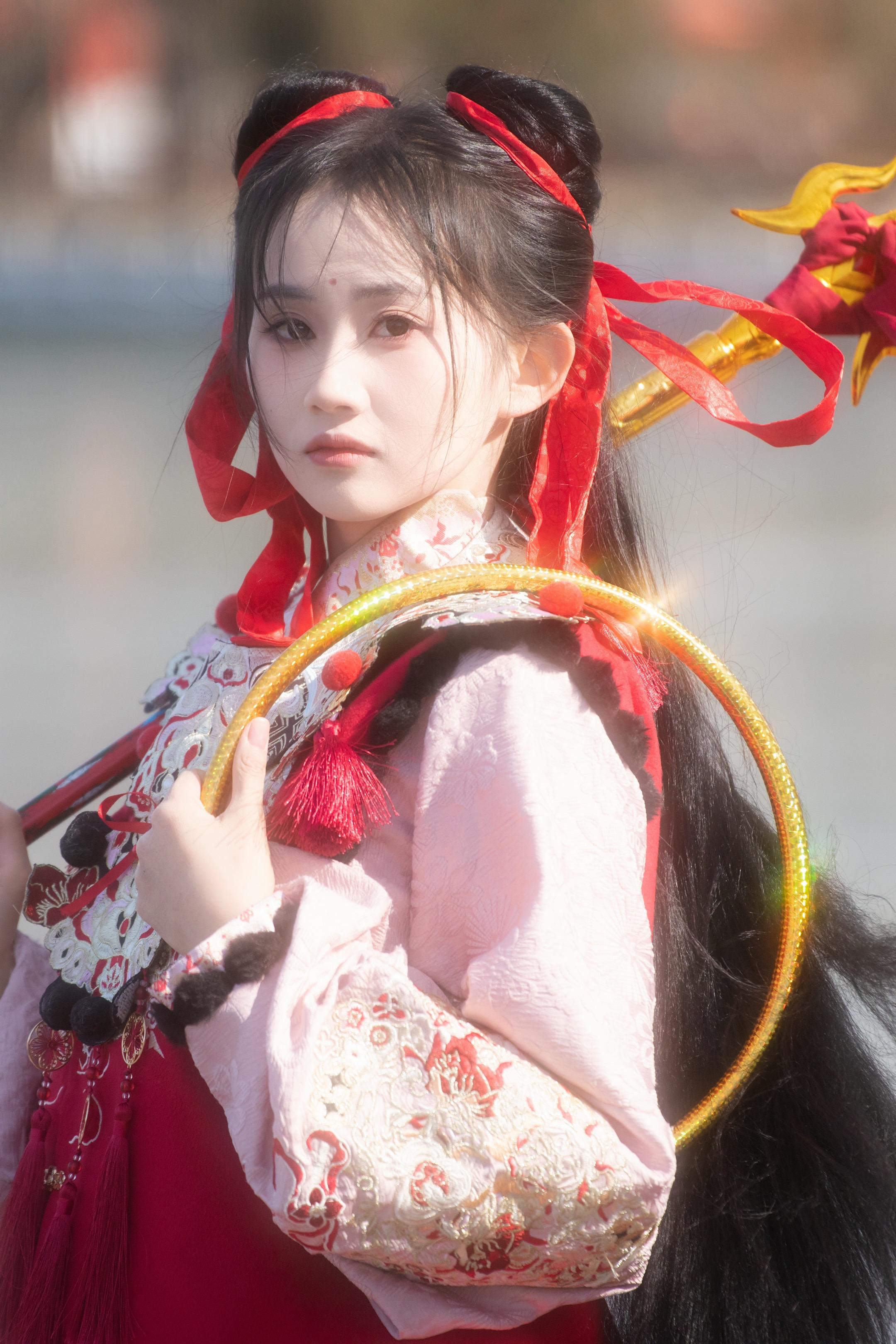 “是他是他就是他！我们的朋友___！”摄影师