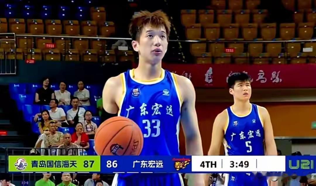 矮个后卫也有春天，也有未来。广东宏远男篮，就出现了两名矮个后卫，其中徐杰已经用实