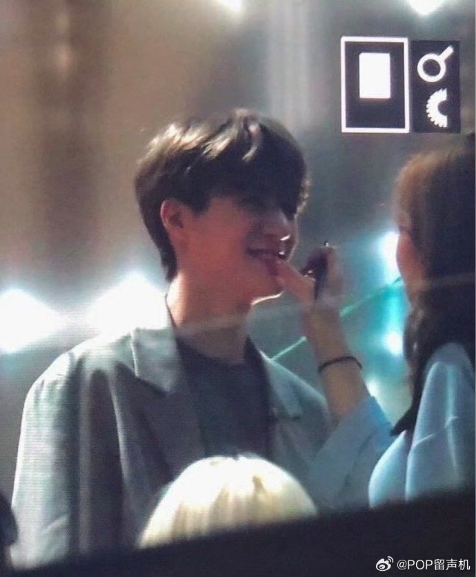 大家能接受cody这样和自担接触吗 