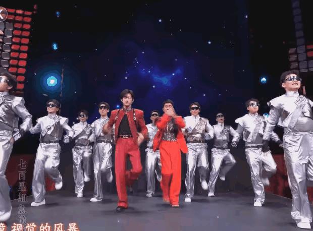 59岁郭富城、57岁陈小春春晚蹦迪，活活把小鲜肉们甩出八条街！
你敢信这是俩奔六