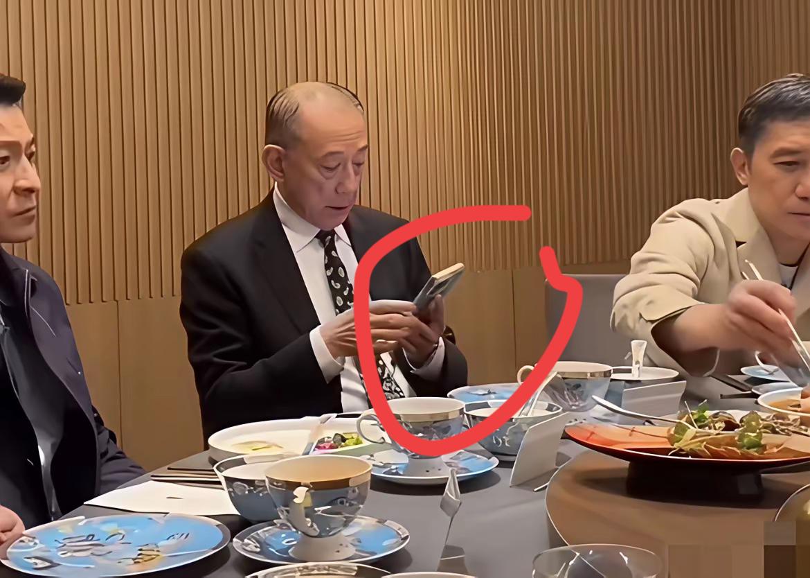 这位大佬用的手机是什么牌子的？