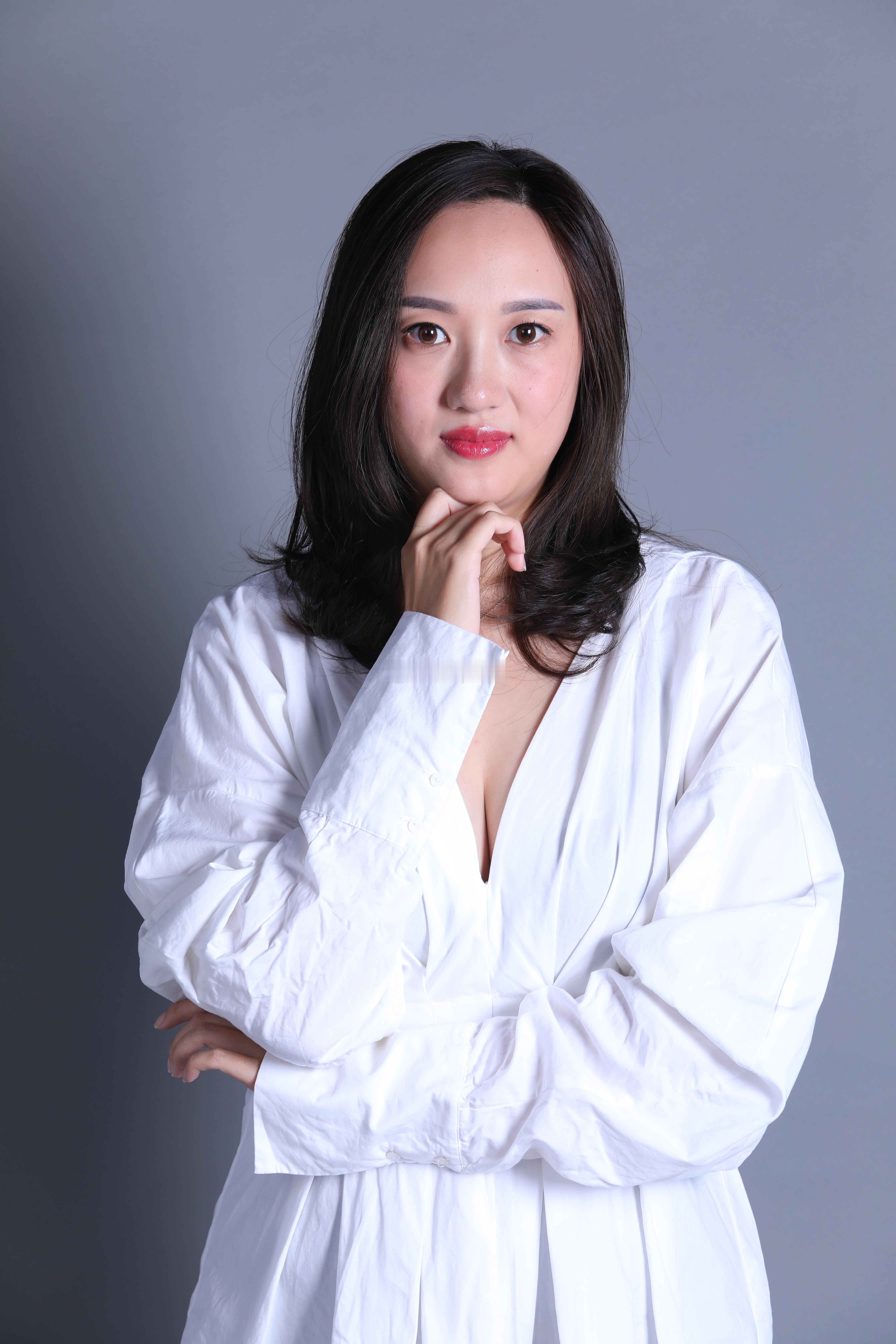 172理发店老板娘[哈哈][哈哈][哈哈] ​​​