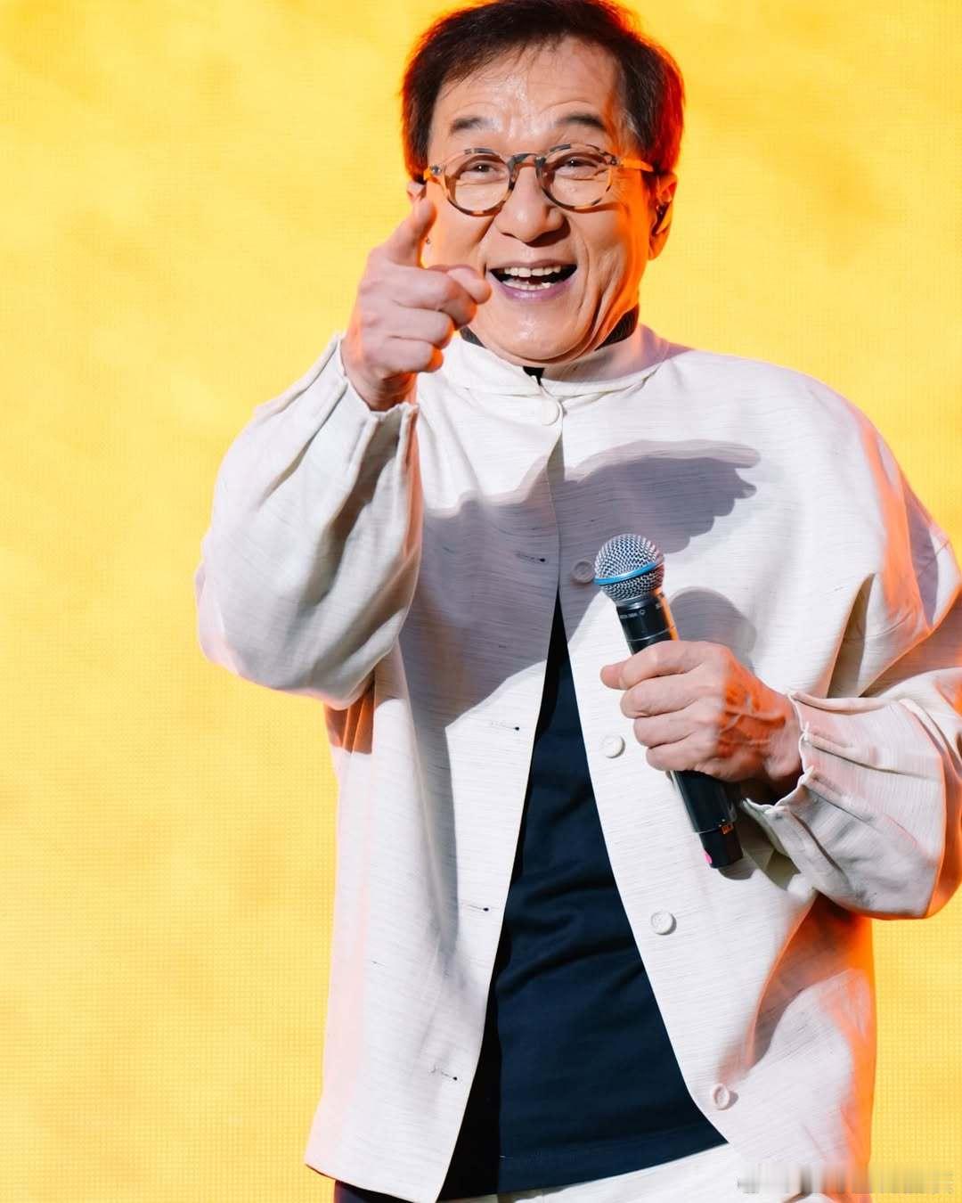 成龙说玩音乐要花点功夫扬州音乐节杀疯了！直接请来成龙坐镇，这阵容放眼整个音乐节圈