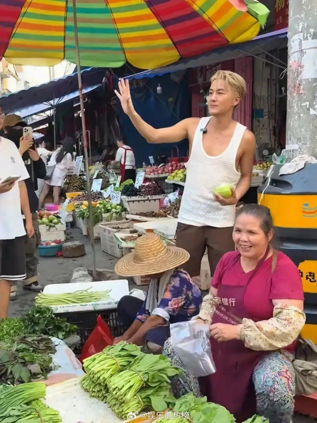 吴克群在公益的路上越走越远 “为你做不可能的事”，歌词里的承诺，他用十年公益践行