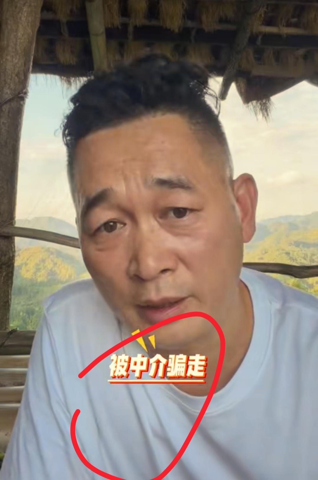 看到老陆包办儿子生活我忍了
看到他天天提40万我也忍了
可是看到老伴生病没人陪！