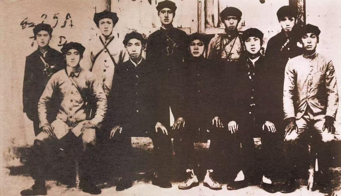 在参加长征的部队里，红25军是一支特别不一样的存在。它原本是红四方面军的一部分，