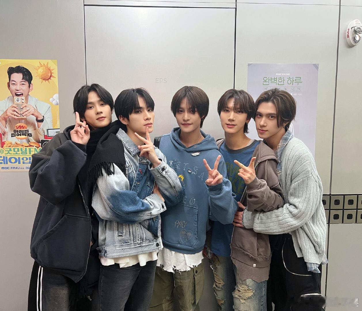 广东卫视湾区春晚广东春晚的威神V舞台也太可了吧！《BIG BANDS》直接把我圈