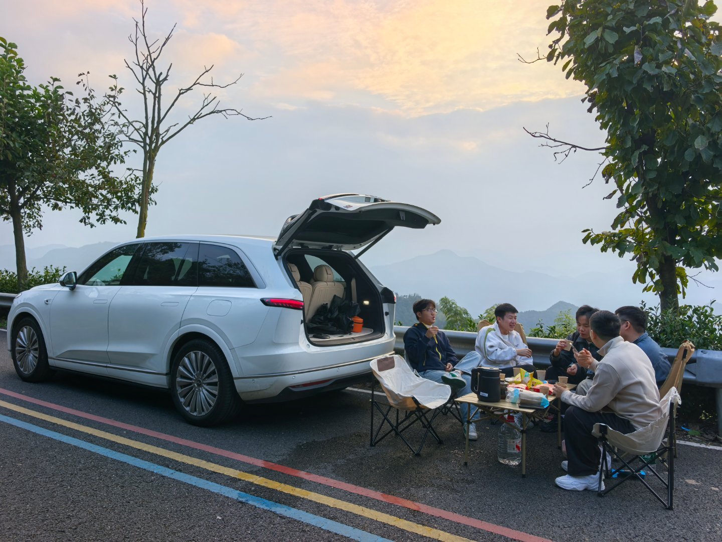 哪个瞬间让你觉得这车值了​ 说到这个话题，那必须是我的乐道L90了每次有需求，这