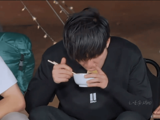 蒋敦豪在十个勤天不是吃饭是吞饭在后陡门的干饭名场面深入人心，蒋敦豪坦言和兄弟们吃
