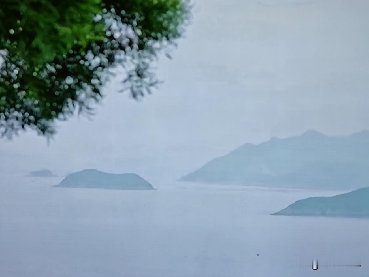 我认为轮流请客。
我们60、70后这一代人，朋友之间相互请聚餐吃饭，更多的还是轮