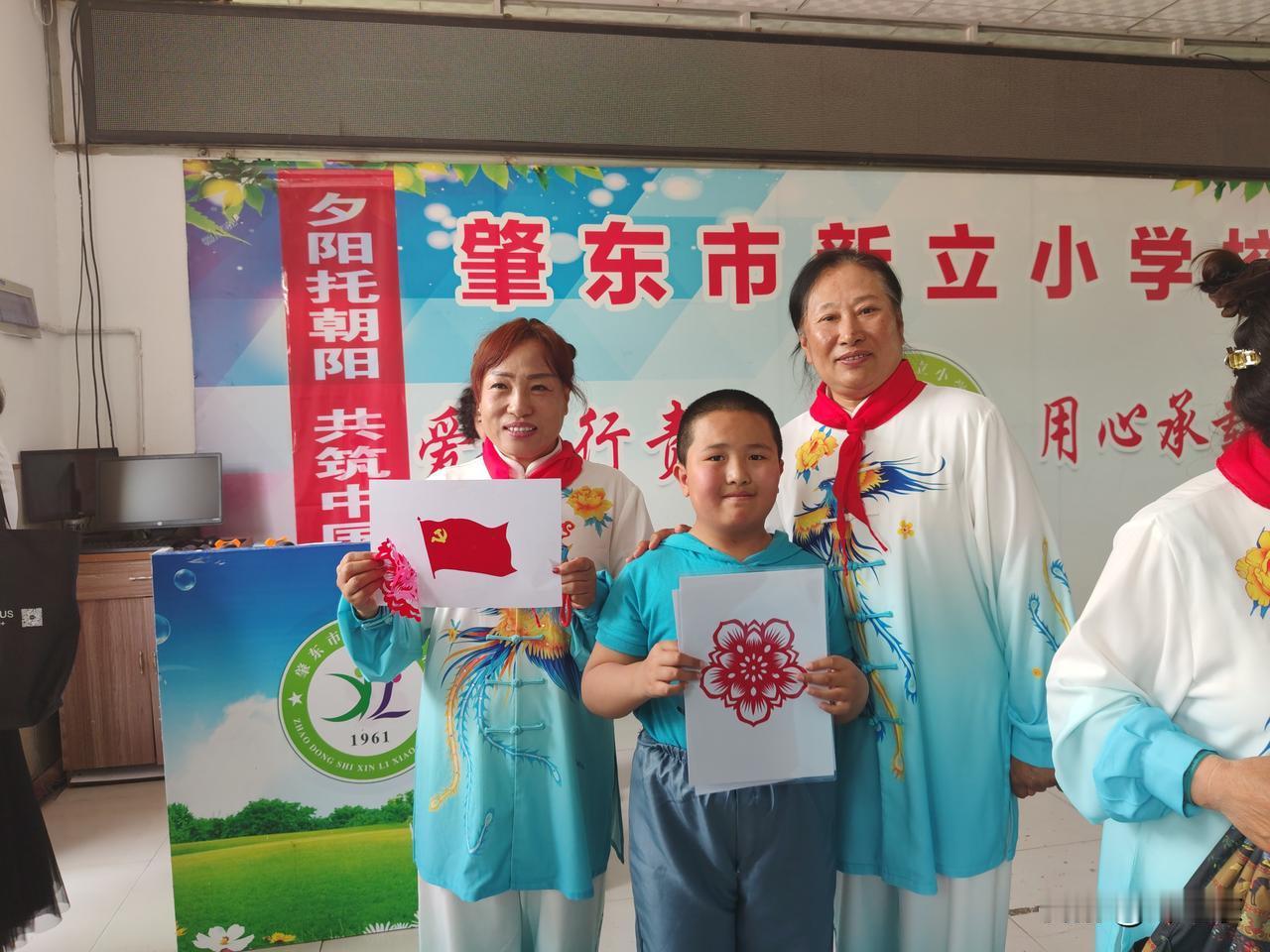 少儿郎
少年强则祖国强，
九州遍地好儿郎。
稚子亦有凌云志，
请续句……
（书声