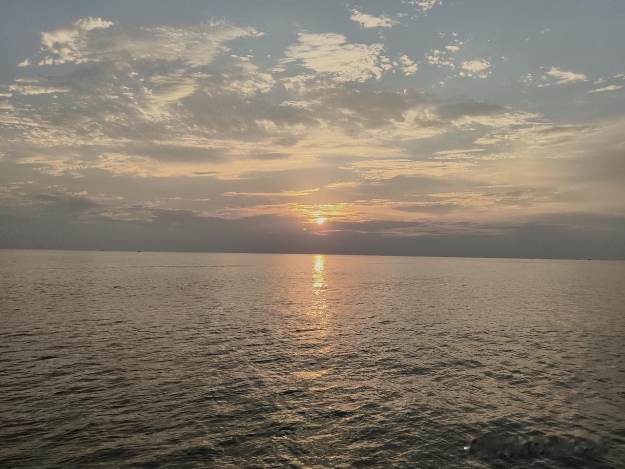 早晨三点四十九，醒了，就再也没睡，到中午睡觉，九个小时。

昨晚十点半睡的，睡了