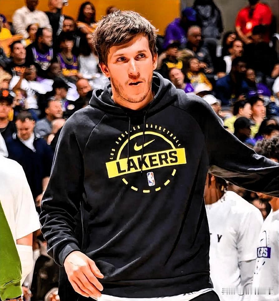 湖人5年2亿锁里夫斯基本稳了！篮网砸钱抢人，但他只想留在洛杉矶！

据ESPN资