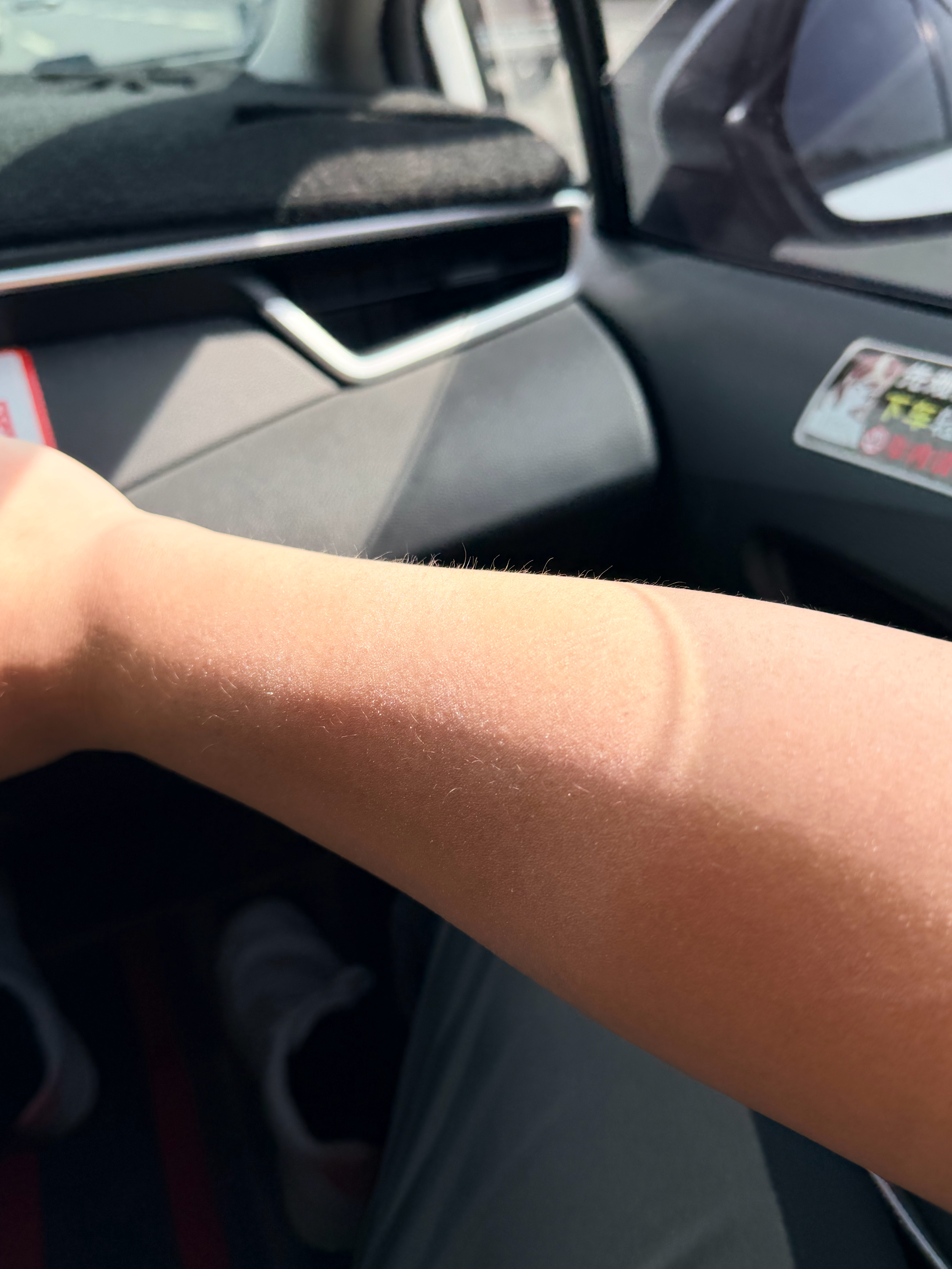 新疆有多干呢……我从深圳坐飞机过来，一落地就已经开始皮肤起白屑了 乌鲁木齐