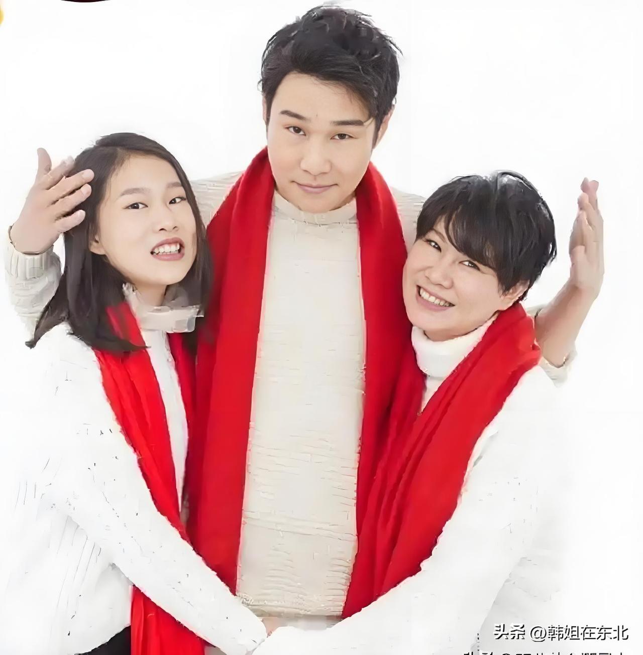 小沈阳全家写真曝光，女儿长相争议大，到底像小沈阳还是沈春阳？