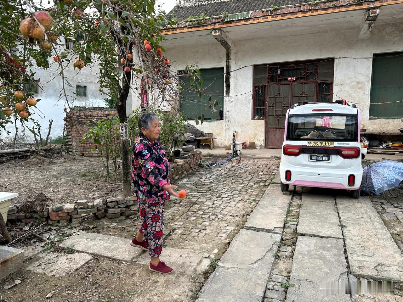 #上联:清清楚楚看清楚，求下联？#
  下联：稳稳当当求稳当。