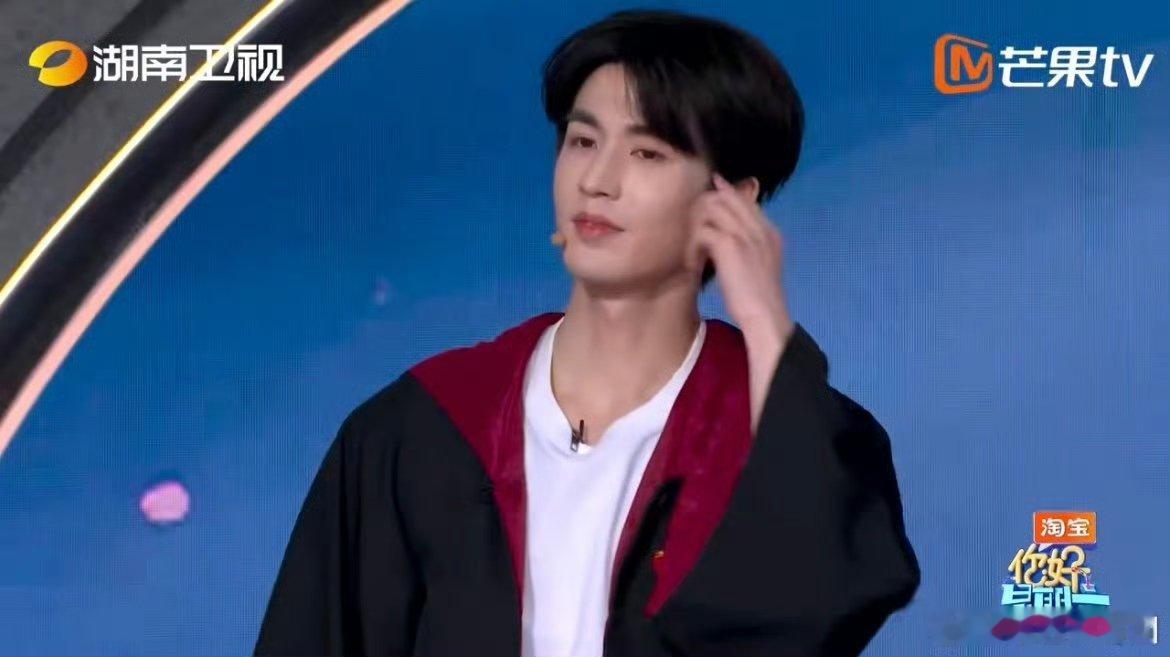 张凌赫满眼都是对自己的肯定 你好星期六 救命！歌曲接力T台秀，凌赫满眼肯定，却把