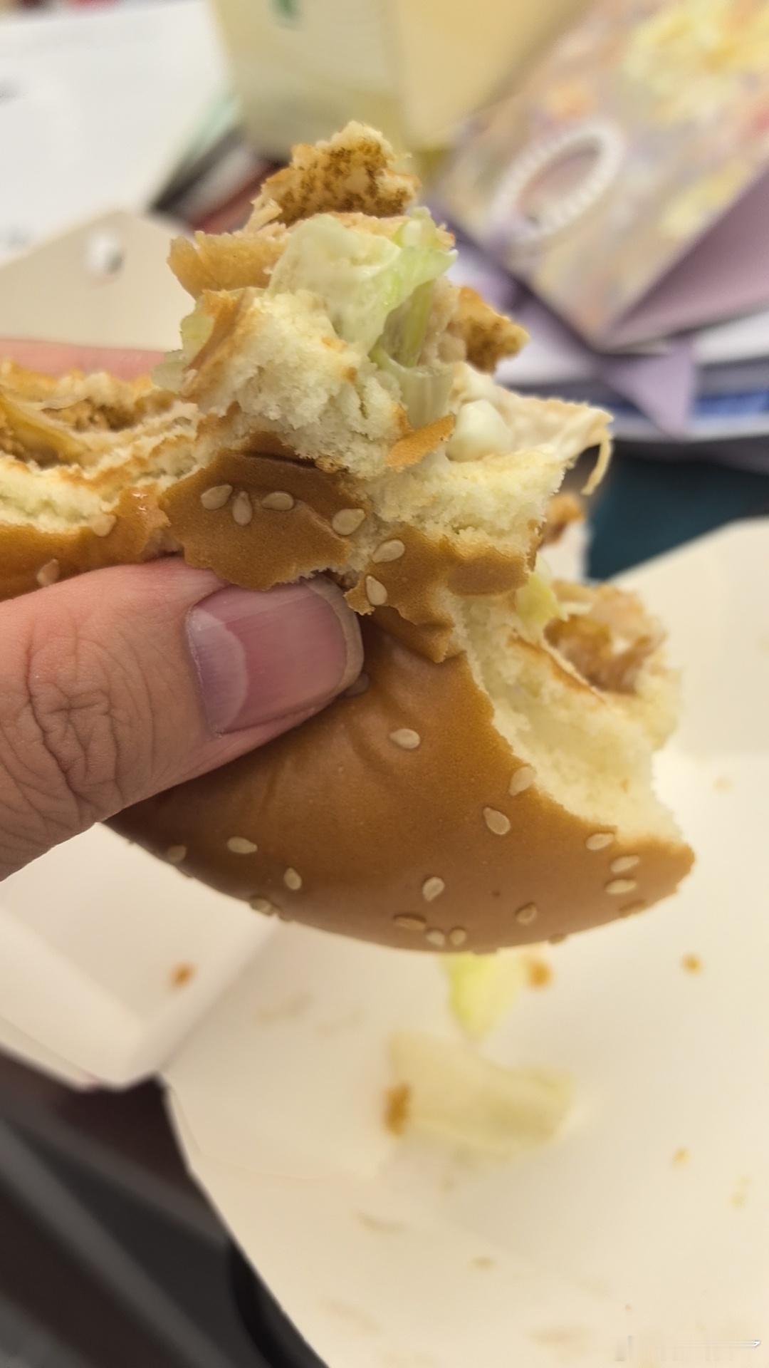 方圆脸减肥一下子没动力了没得办法，减肥不仅要靠少吃多动，还可以靠改发型，换个思路