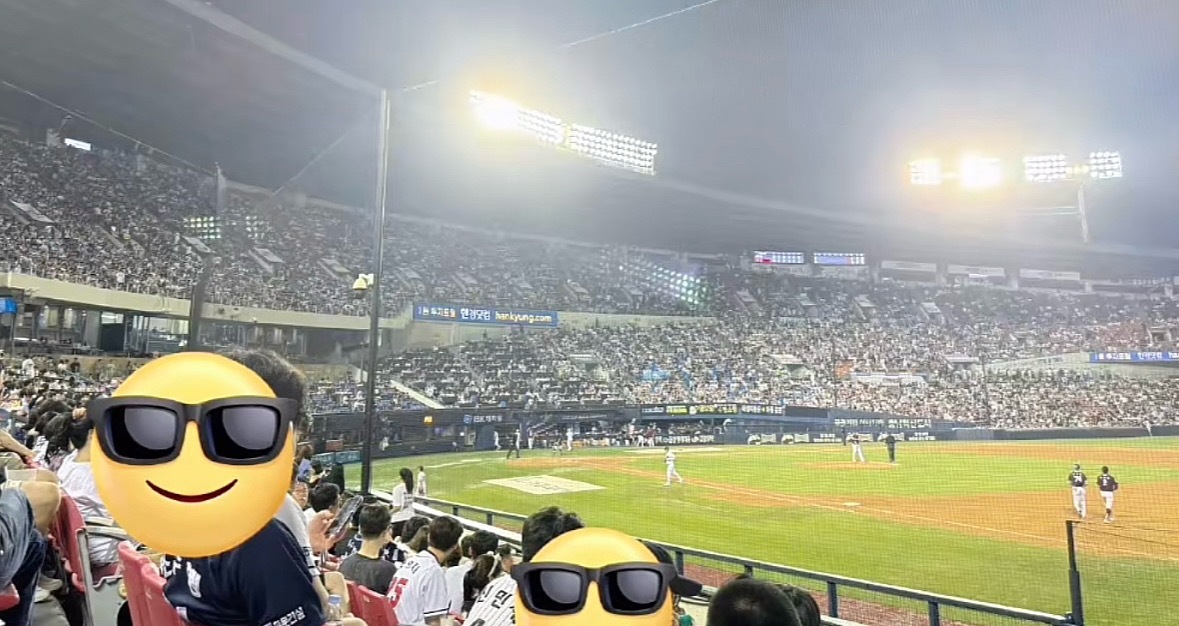 回顾一下工作日开球将近2w的观赛人头 现在斗山熊队又公开发视频想念金旼炡开球了 