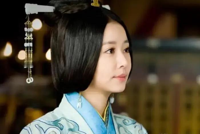 我这里列举四个：
1、阴丽华：汉光武帝刘秀的第二任皇后，其实她完全可以成为第一任