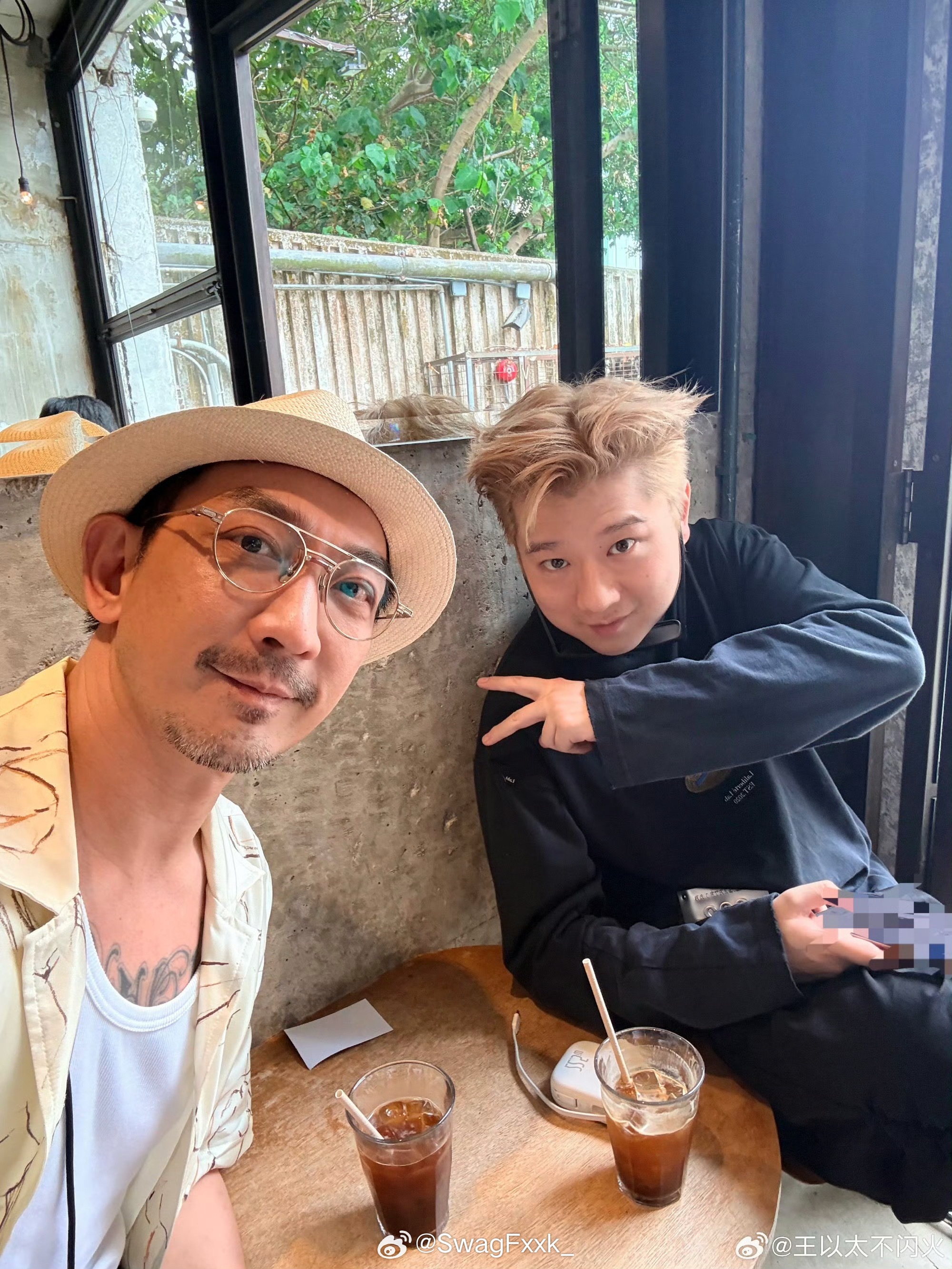 联动上了！王以太晒出和李灿森的合影！王以太