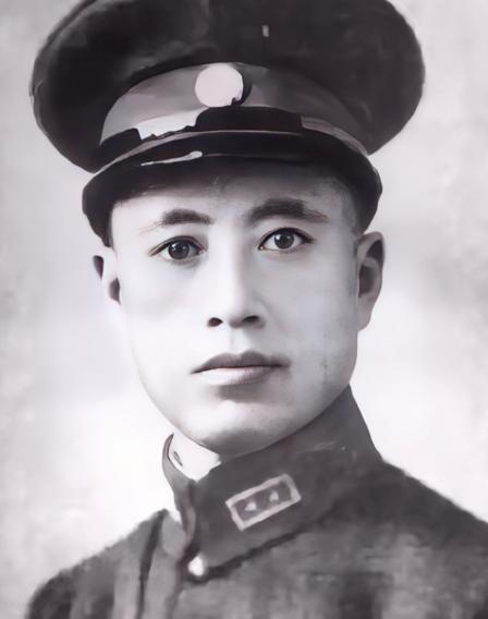 1950年，“大汉奸”夏文运被按在审问室，刚骂完他“卖国贼”，他突然掏出块磨破的