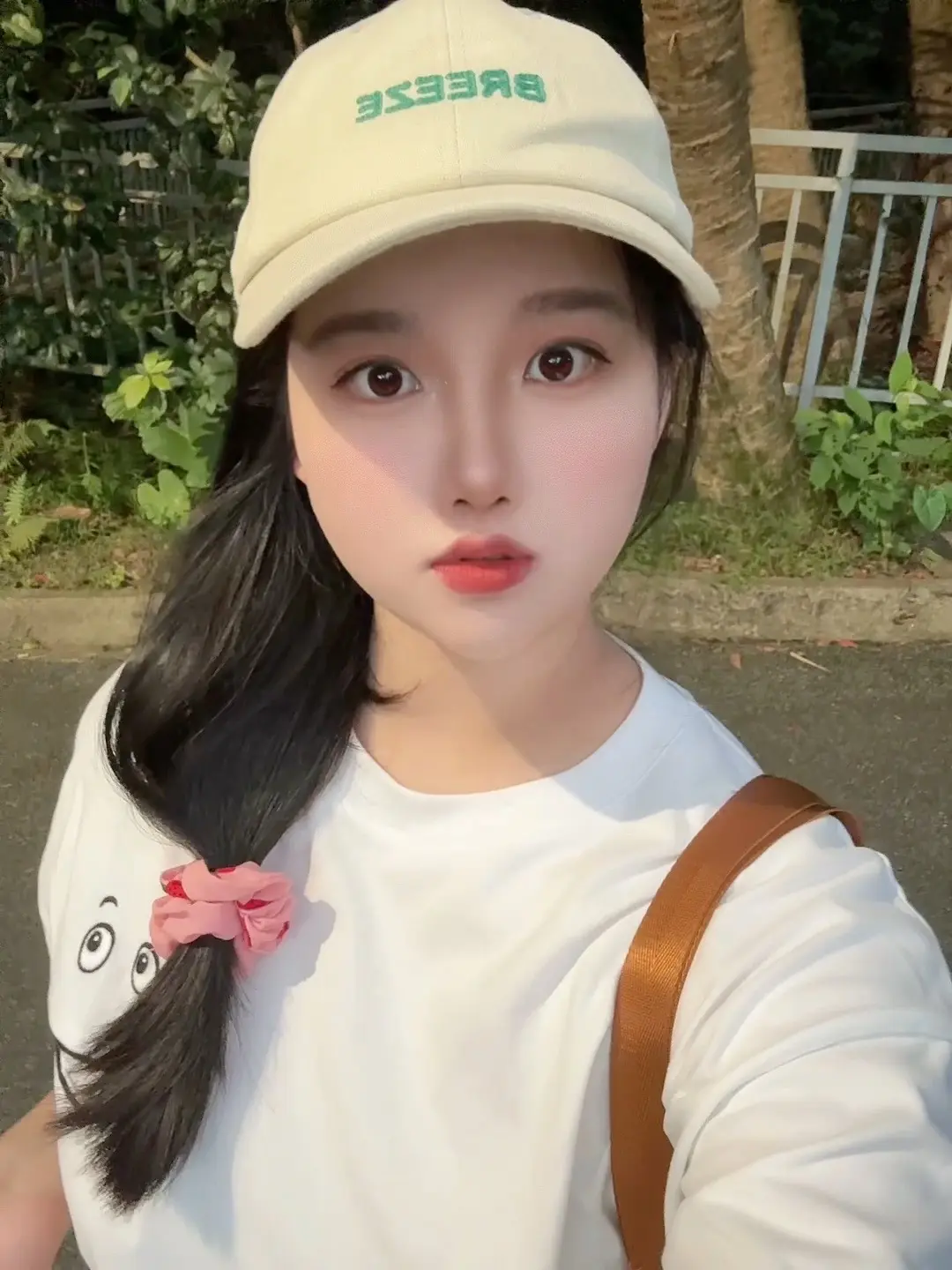 Hi 亲爱的我自己。该怎么形容你呢 是敏感脆弱的 还是满身刺的刺猬  ...