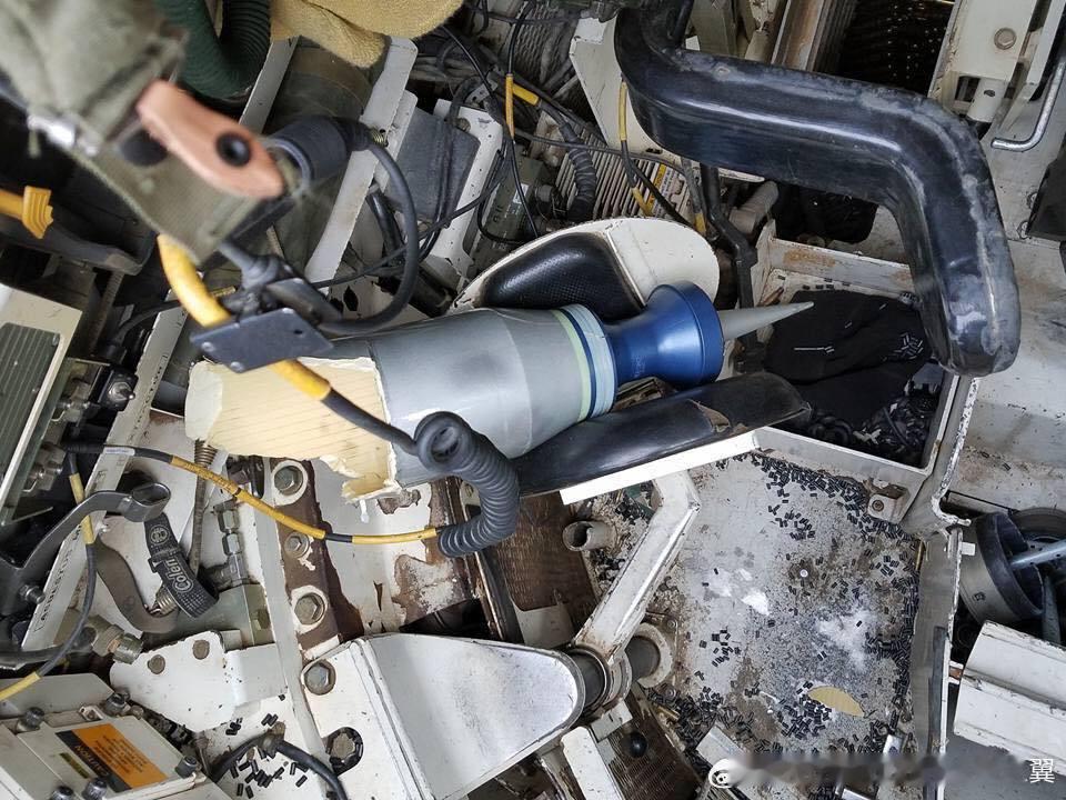 烽火问鼎计划 鬼子10式炸膛威力还挺大的，尾舱泄压板和炮塔顶部的12.7mm机枪