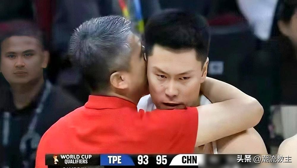 听我一句劝，别急着划过。
你错过了一场被所有人低估的逆转。
一个24岁、孩子