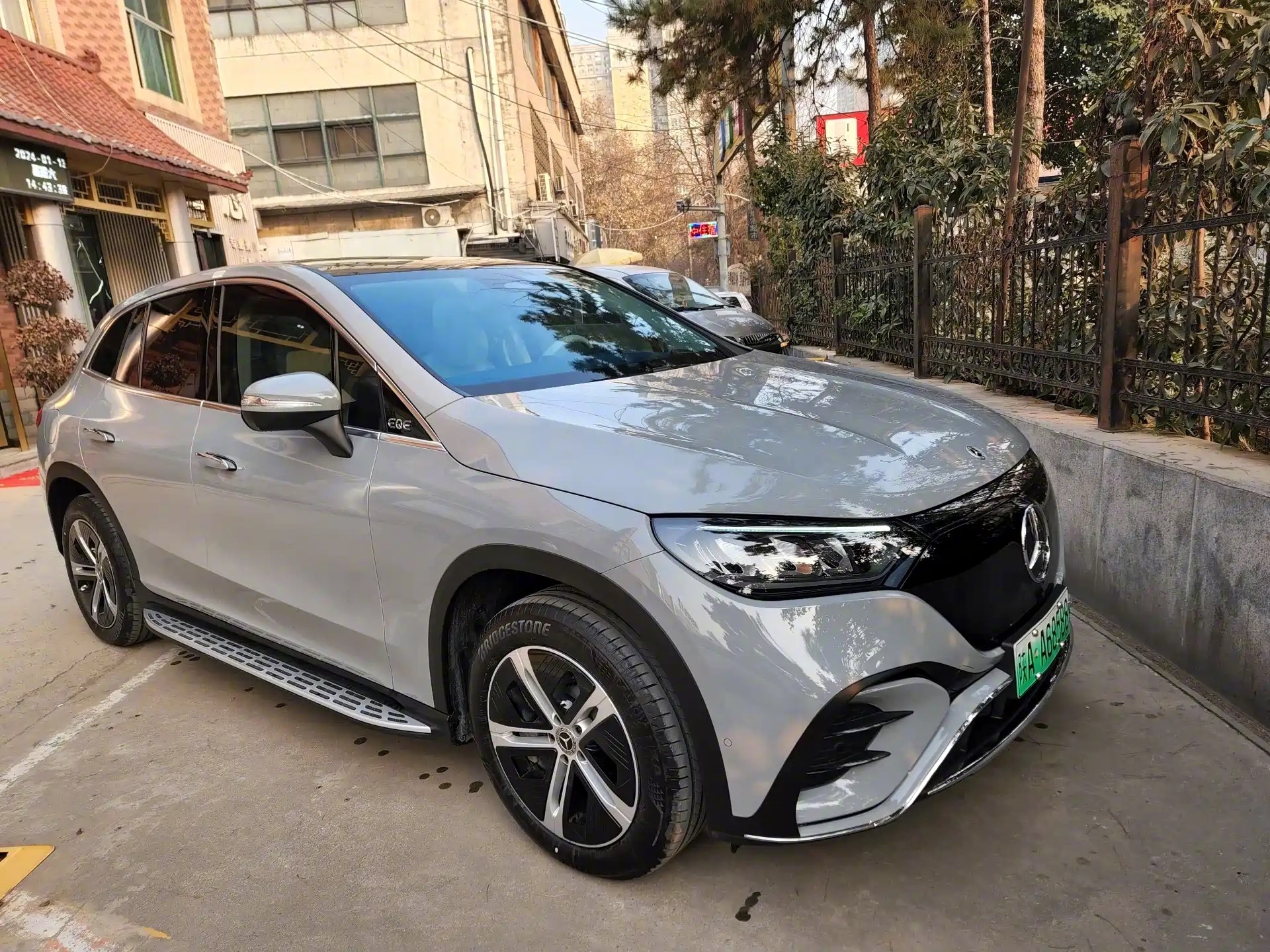 奔驰EQE SUV新款2026年上市，中大型豪华纯电SUV，基于纯电专属平台打造