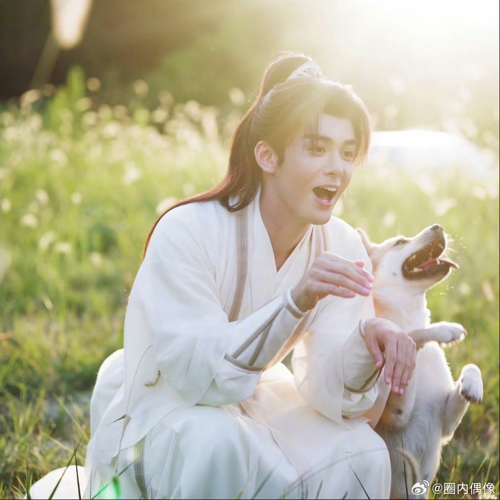 曾舜晞剧刚破万就晒腹肌曾舜晞双平台三部破万剧剧一破万就晒腹肌，福利来得太及时啦！