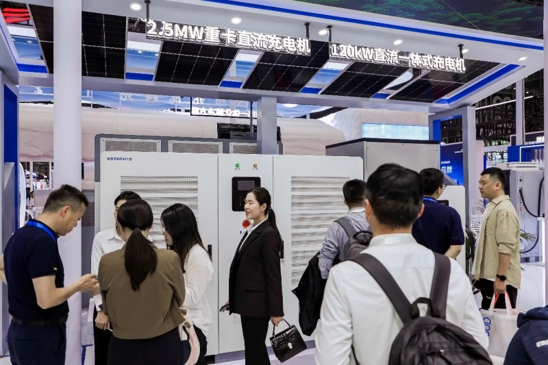 2.5MW超充引领重卡续航新纪元！科士达重磅亮相深圳充换电展