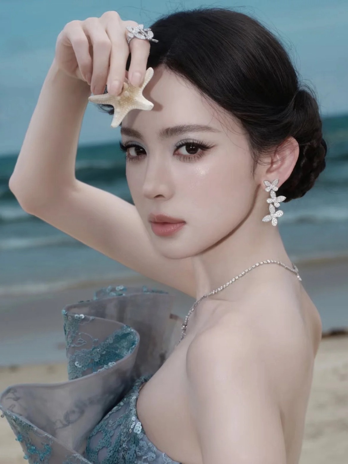 我求求了别再说她像娜扎了没有说姐姐不好看的意思，真人应该还是挺不错的，但上镜估计