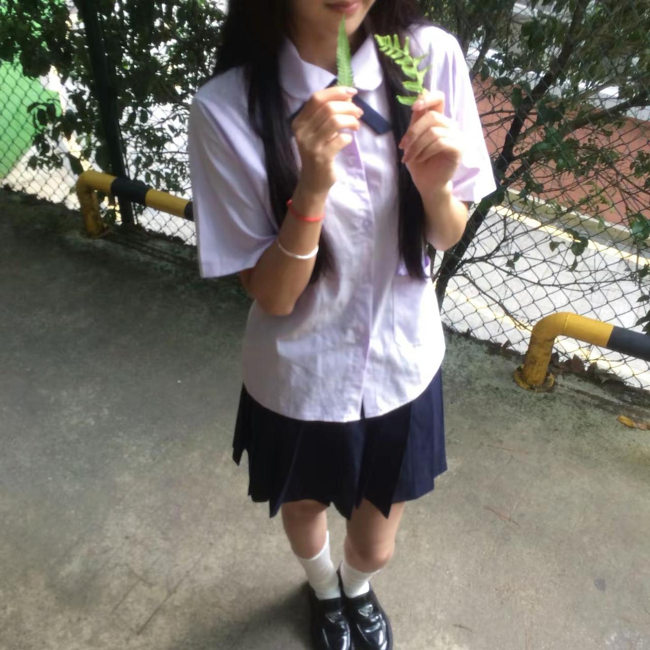 我长啥样取决于我的美颜参数和批图力度呗 你问我素颜长啥样 那还说啥了 神本无相呗