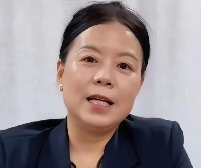 太揪心了！
柴桑大姐一番话，道尽了许妈一路走来的委屈与心酸。
 
大姨说，许妈没