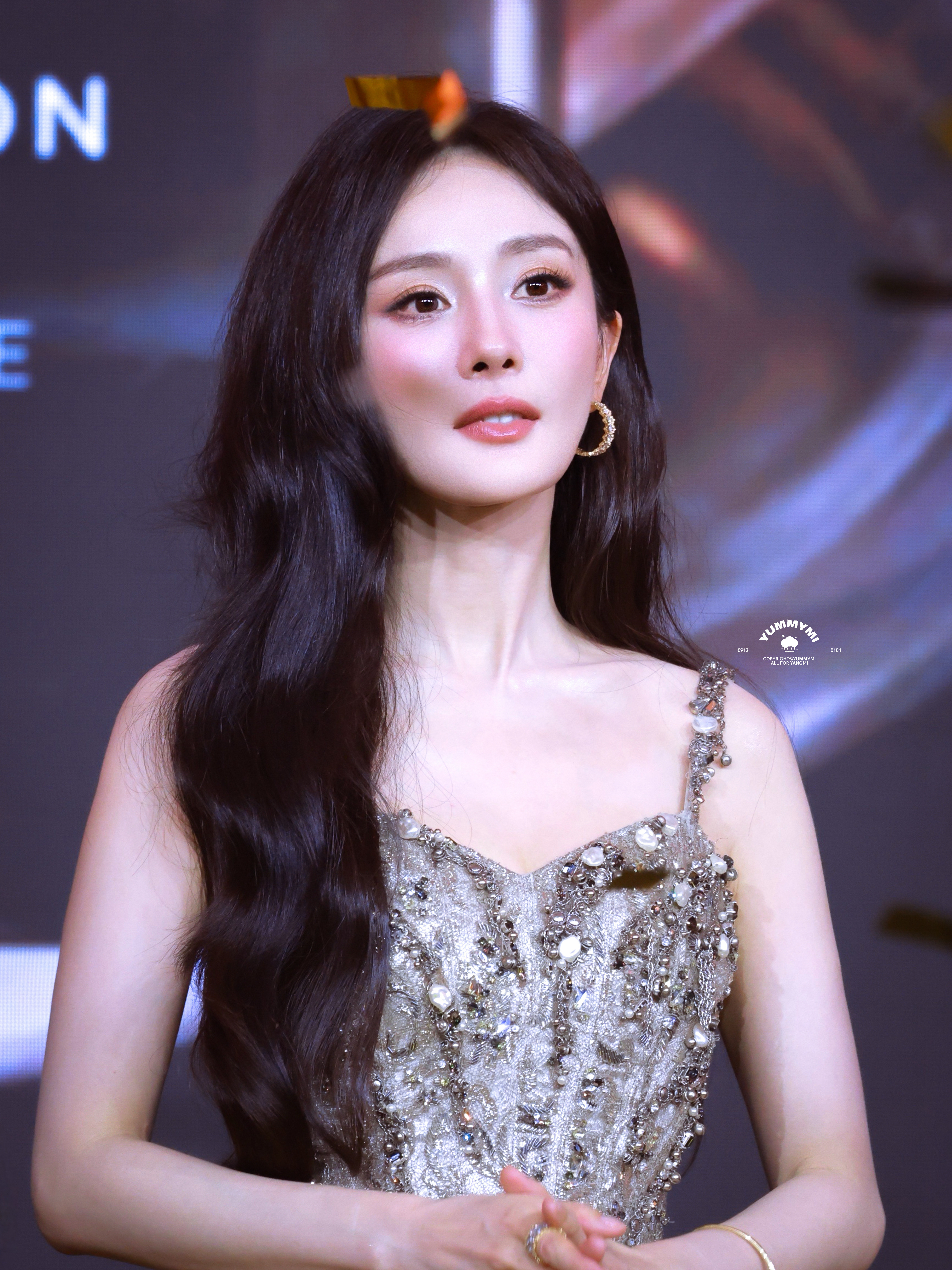 杨幂[超话]  ym杨幂冯湮儿 ym 杨幂冯娷 🦊★꒰ঌ幂幂Dollの呆萌指数