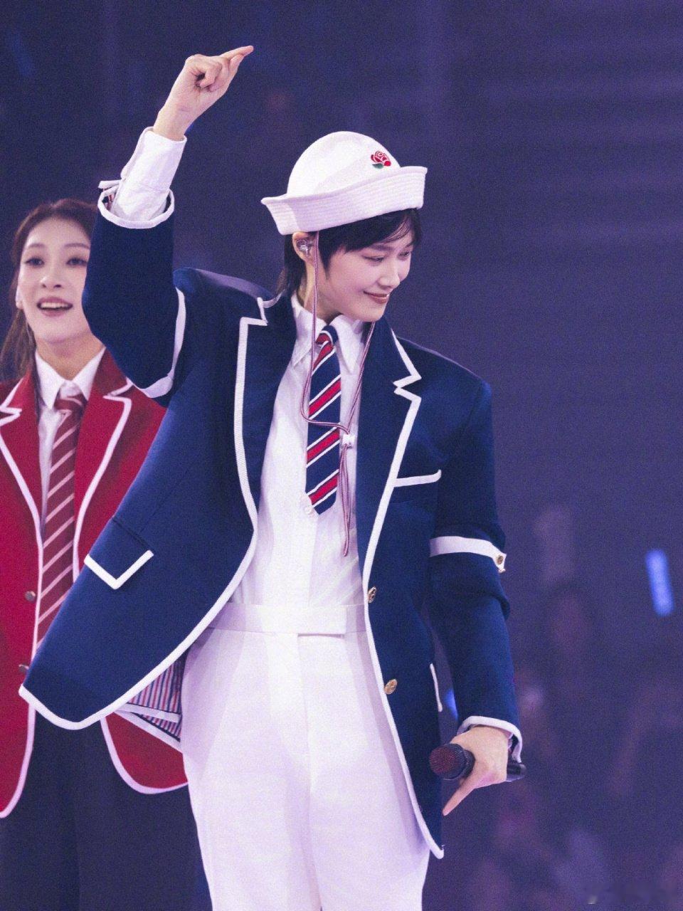 李宇春统治彩铃时代的一首歌谁的青春记忆里没有李宇春啊！一首《下个，路口，见》直接