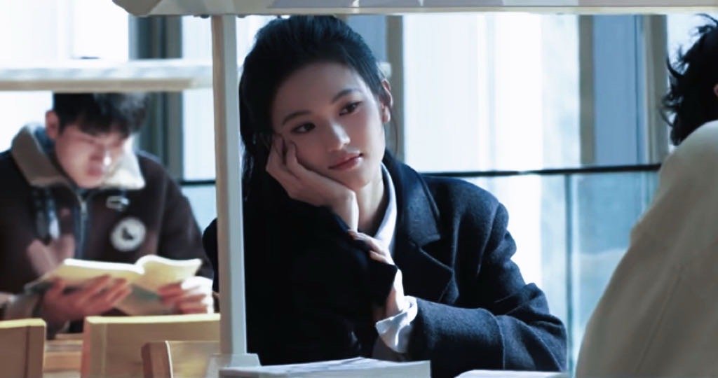 沈羽洁这几步走出豪门感觉了 沈羽洁这几步走得太有味道了，明明是简单的走路，却走出