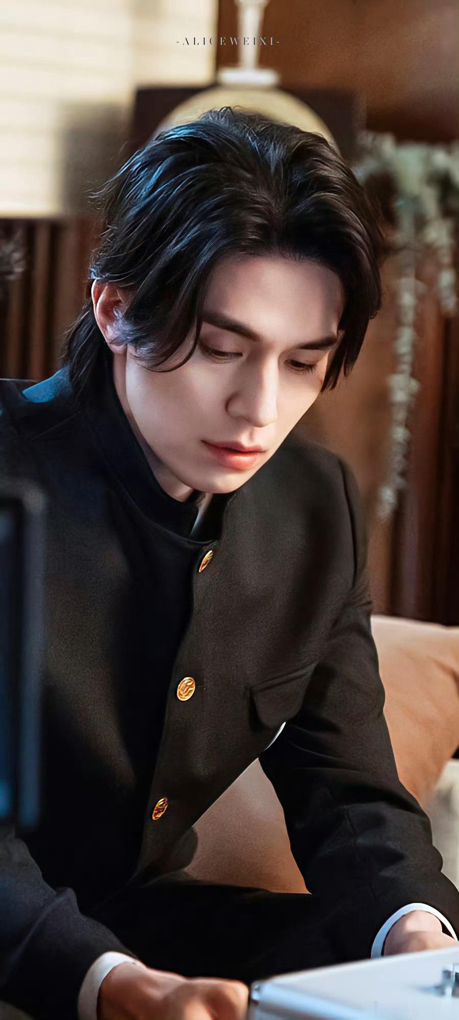 李栋旭44岁状态李栋旭真的是越老越有味道[舔屏] ​​​
