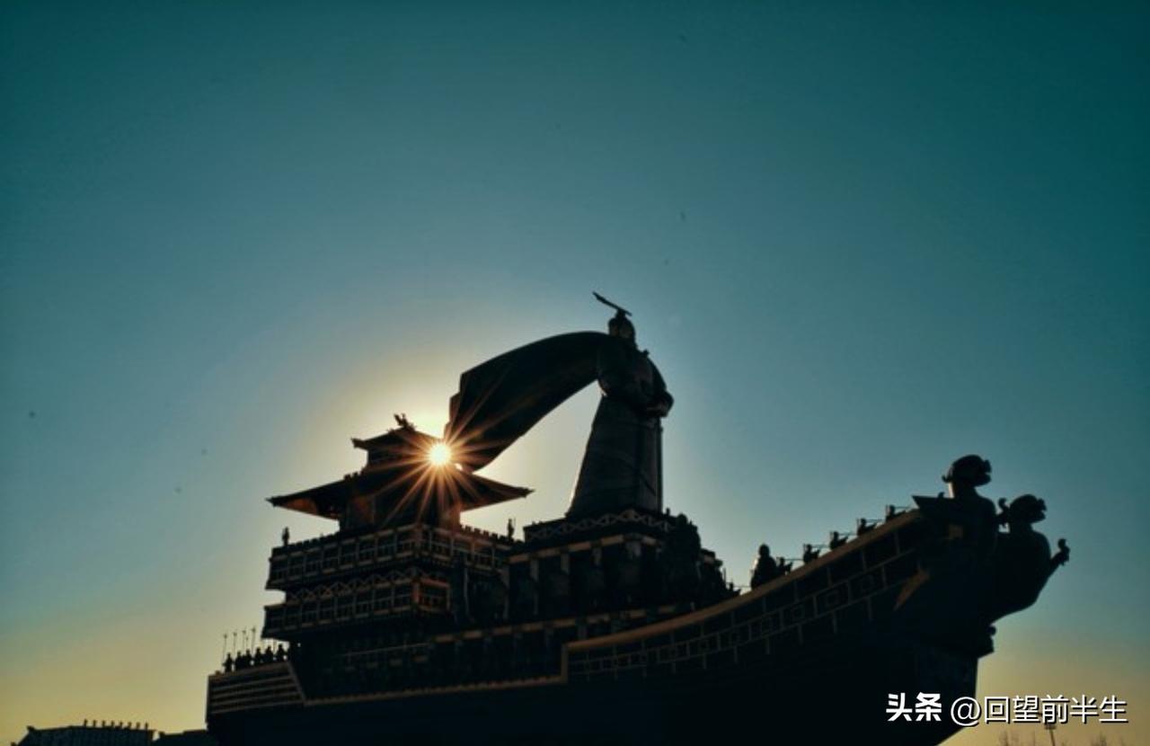 第一位：汉光武帝·刘秀（东汉开国皇帝）
 
东汉皇帝第一位 汉光武帝刘秀

西汉