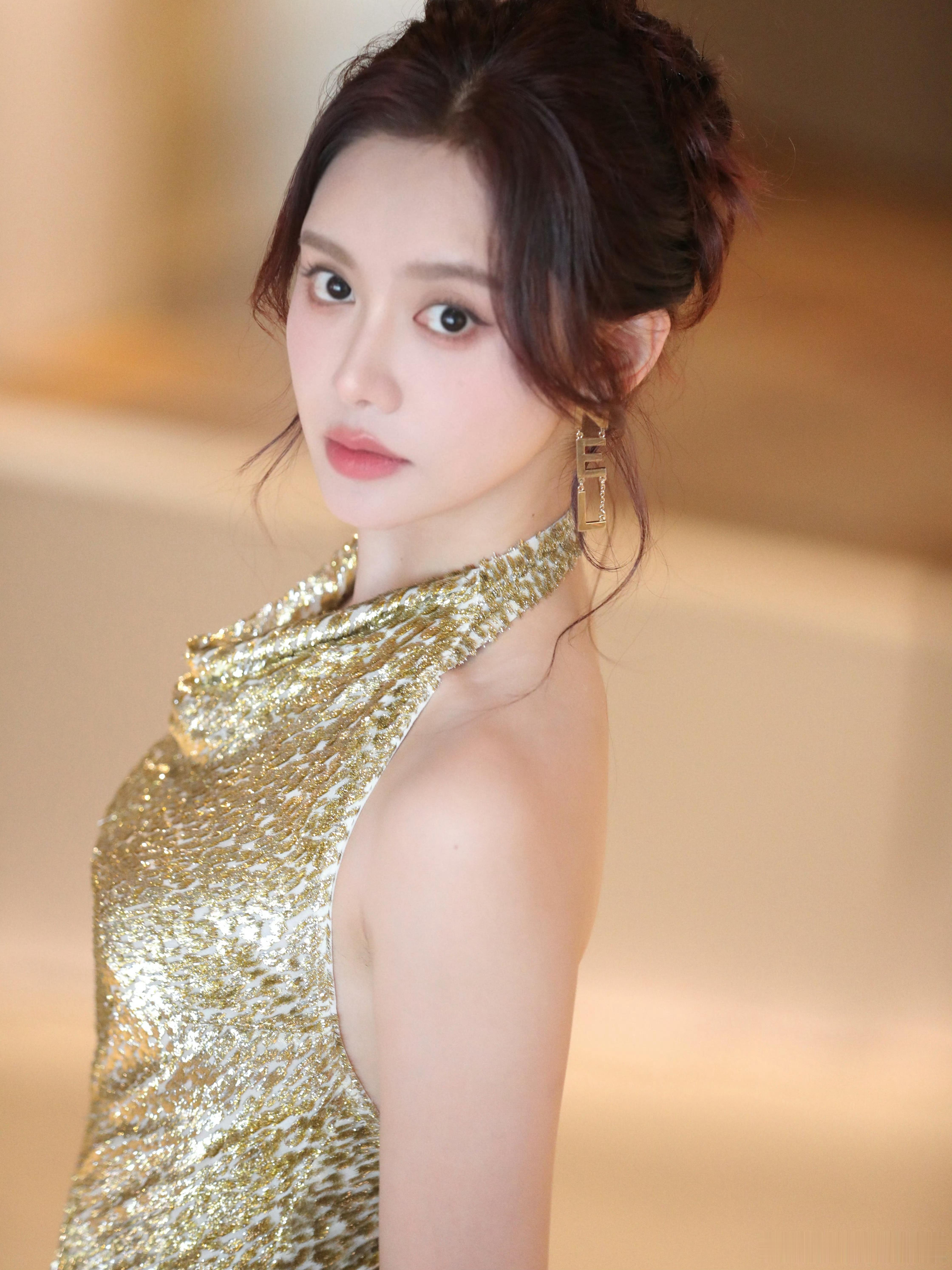 美娜✨ ​​​