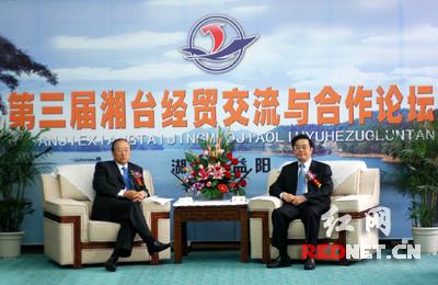 两岸民间合作项目集中落地，多项合作协议当场完成签约，持续的经贸往来，打破了外界人