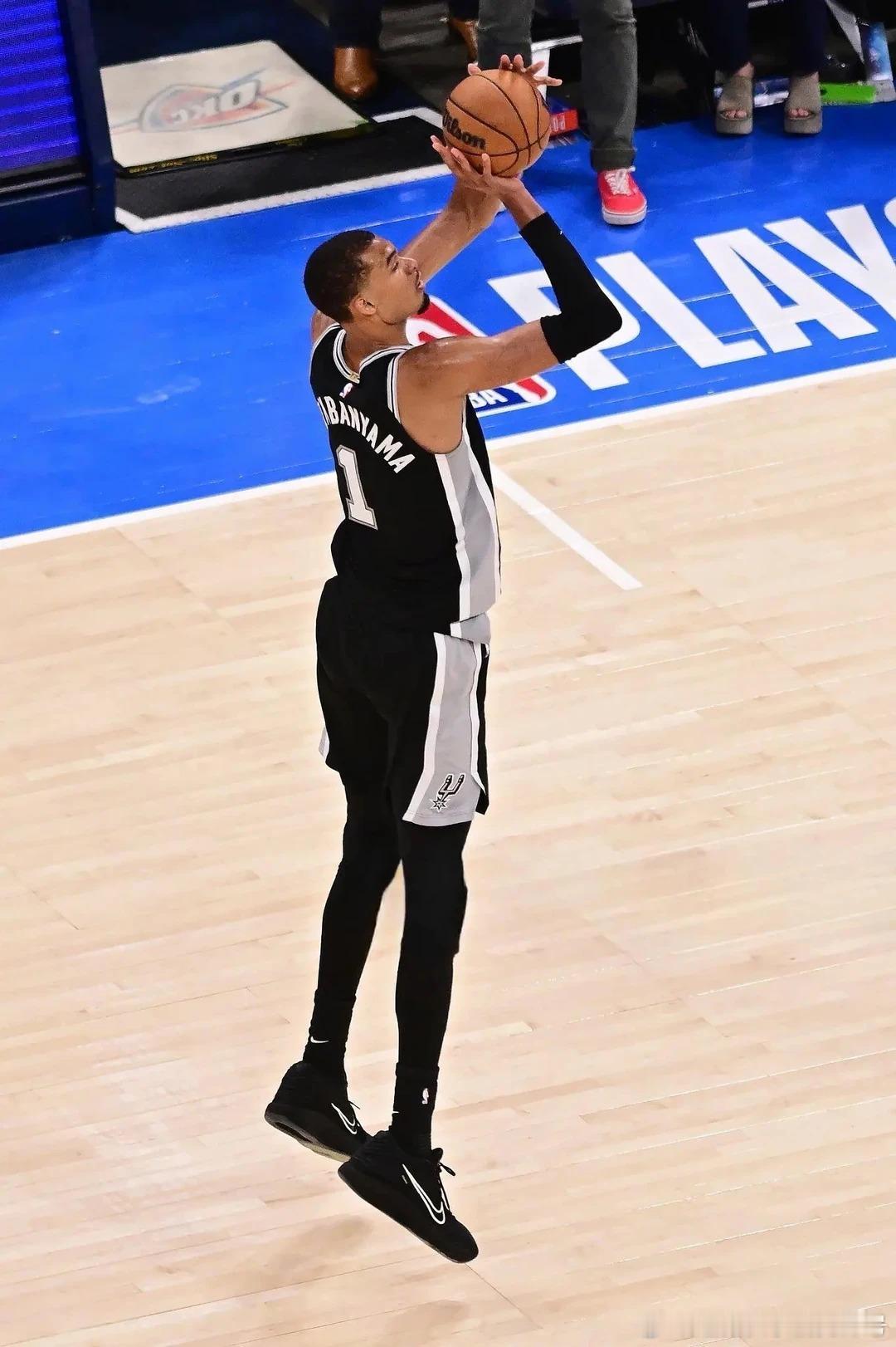 北京时间2026年5月19日，NBA西部决赛G1，马刺客场双加时122-115击