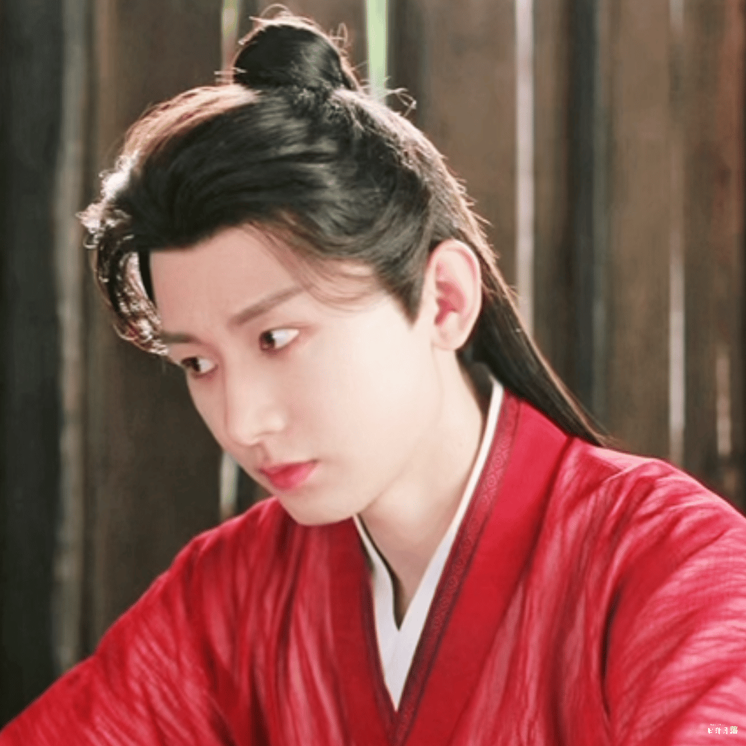 看到描述李莲花🪷的文字哭不丢人吧心里难受，看了一会儿窗外才好一点…… 