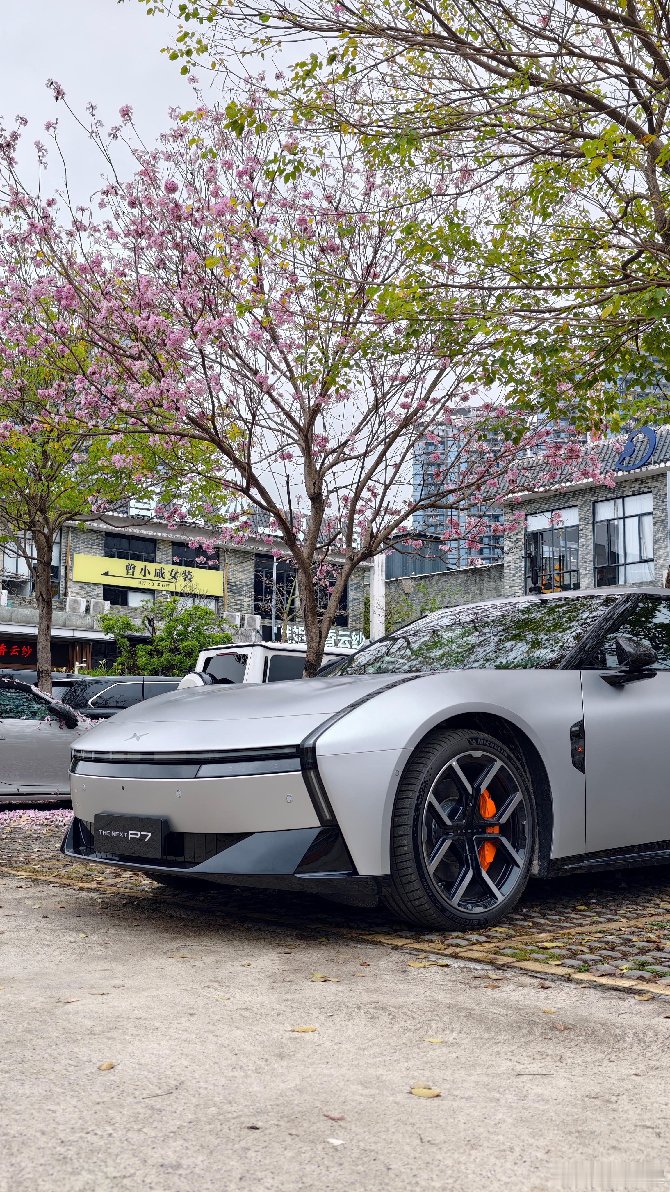 今天直播我觉得挺好的，这种直接交流的沟通会是非常好的，我觉得远远比那种正式的发布