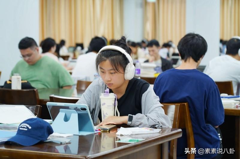 我错过了35岁，也错过38岁考公。考公离我越来越远了。

以前我们那个年代，看不