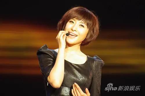 神曲全网播放破10亿！《玉芬啊玉芬你让彪哥好伤心》爆火：22年的意难平，终于唱进