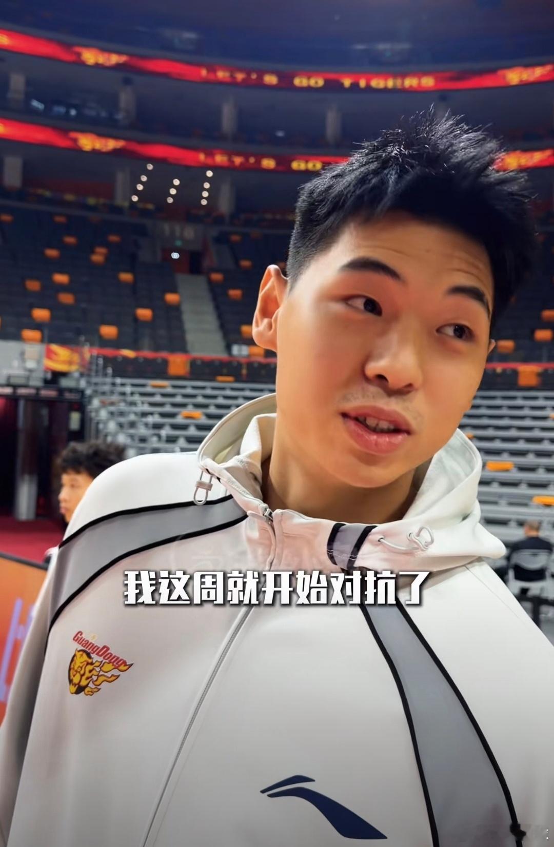 好消息，崔永熙透露自己这周开始参加对抗训练，今天是小崔手术后的第383天，复出脚